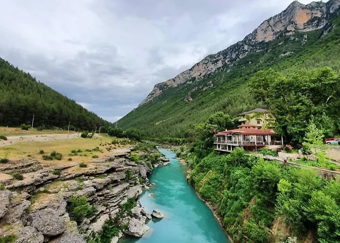 Apartment Twins Permet